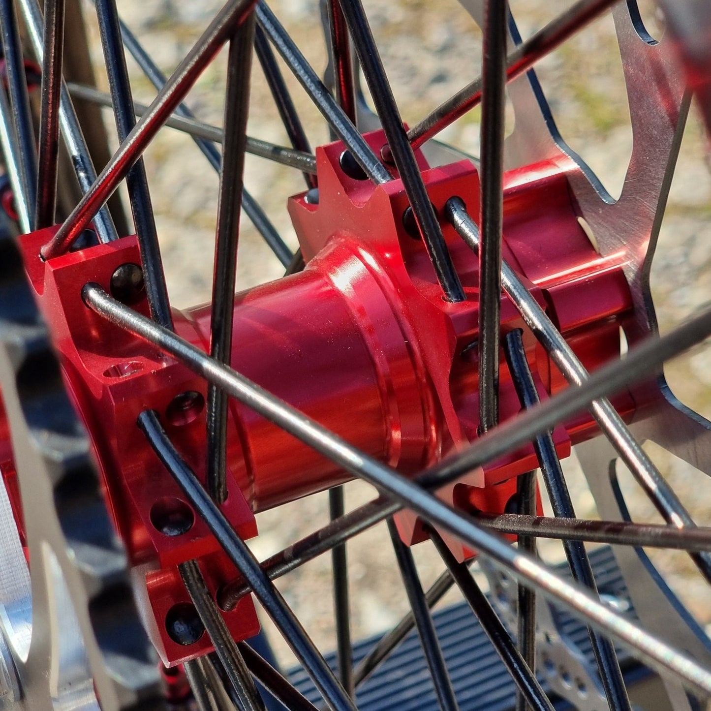 Roue Arrière WARP 9 / SUR-RON Ultra Bee